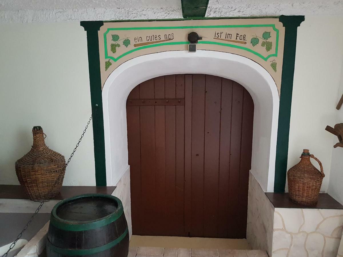 הוילה Mönchhof Zur Weinlaube מראה חיצוני תמונה